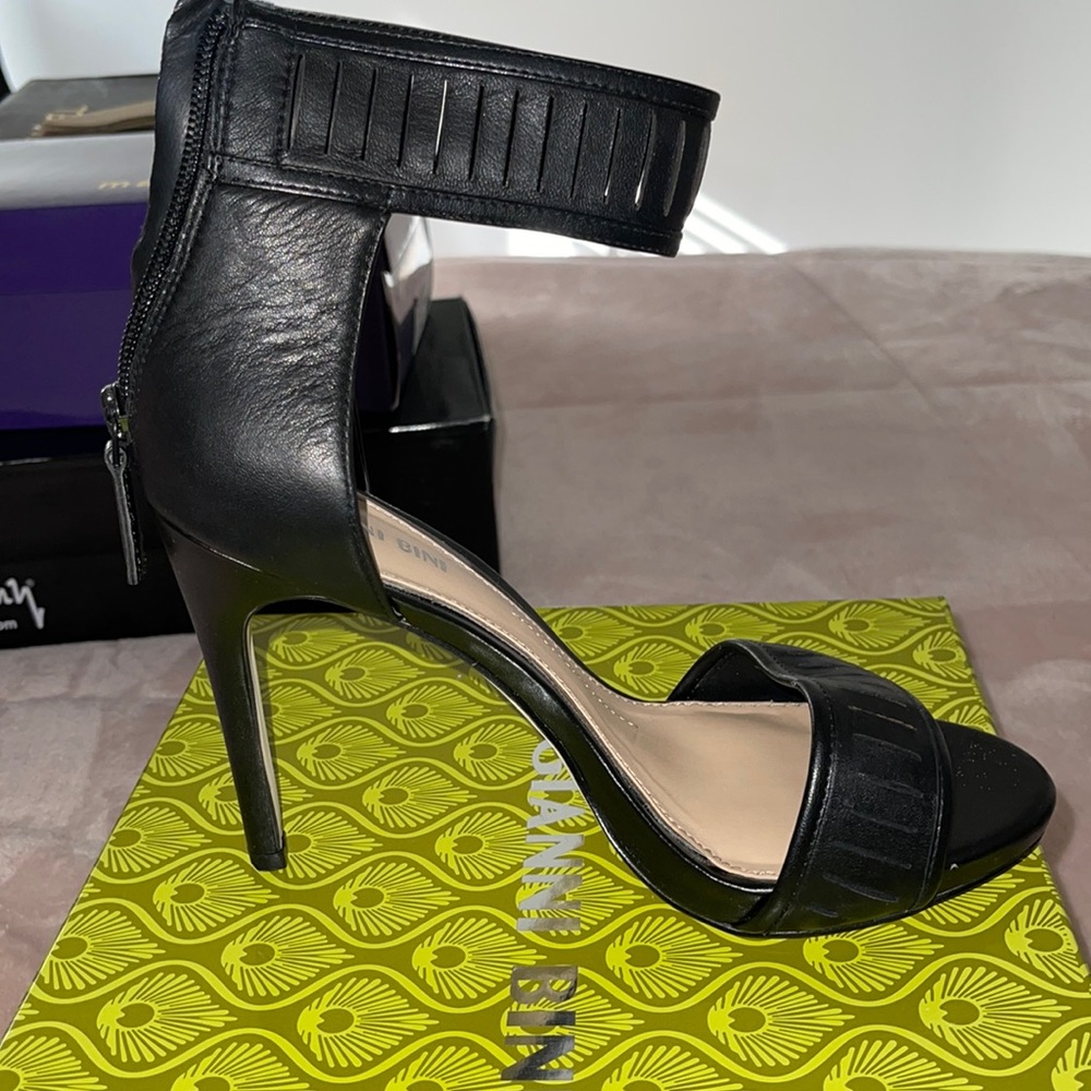 Size 8.5 Gianni Heels